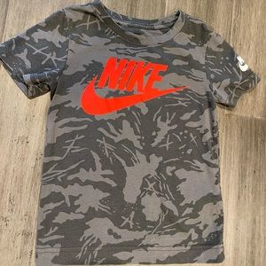 Nike Tee (Youth XS)